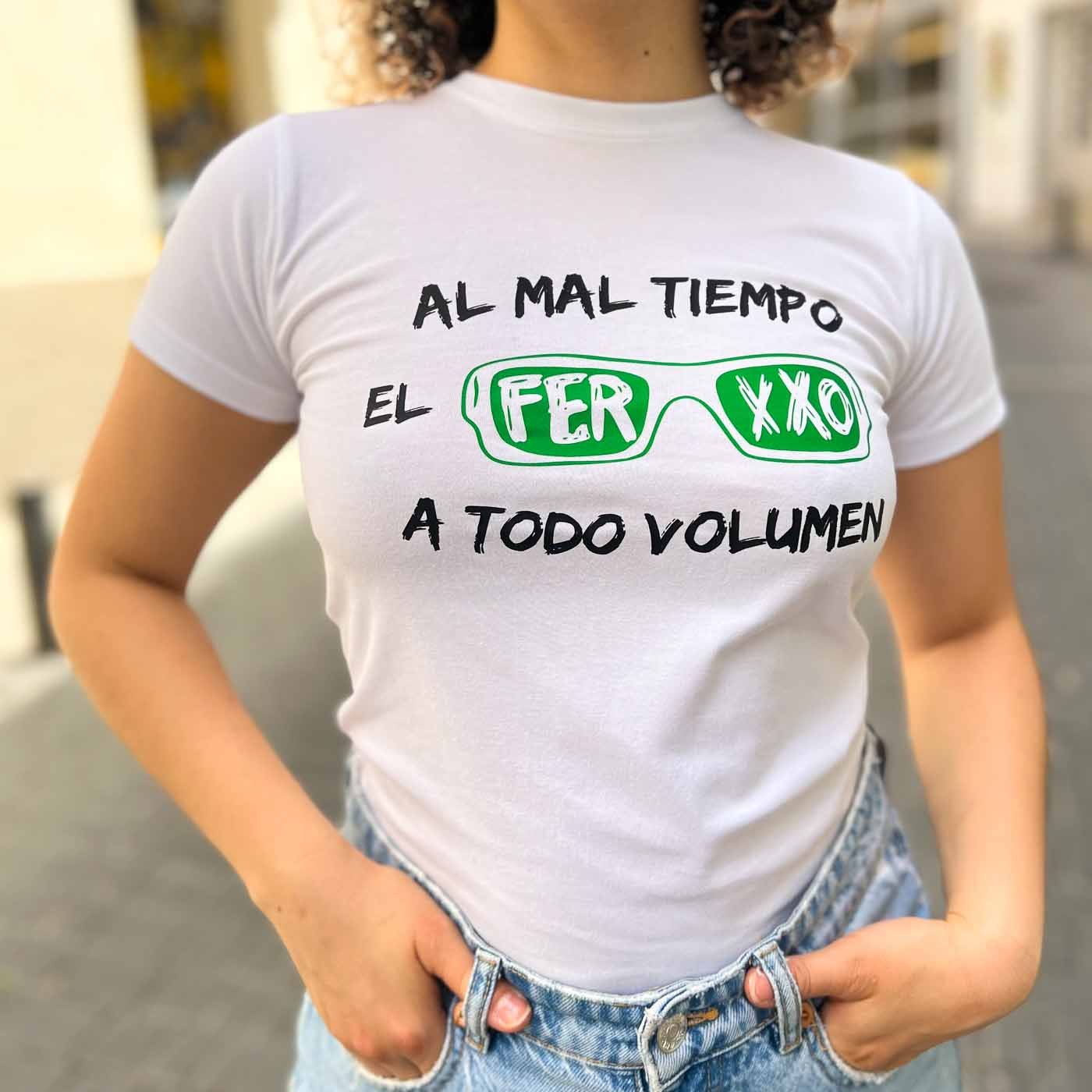 Camiseta Blanca Ajustada Al mal tiempo, el Ferxxo a todo volumen - Reguecool