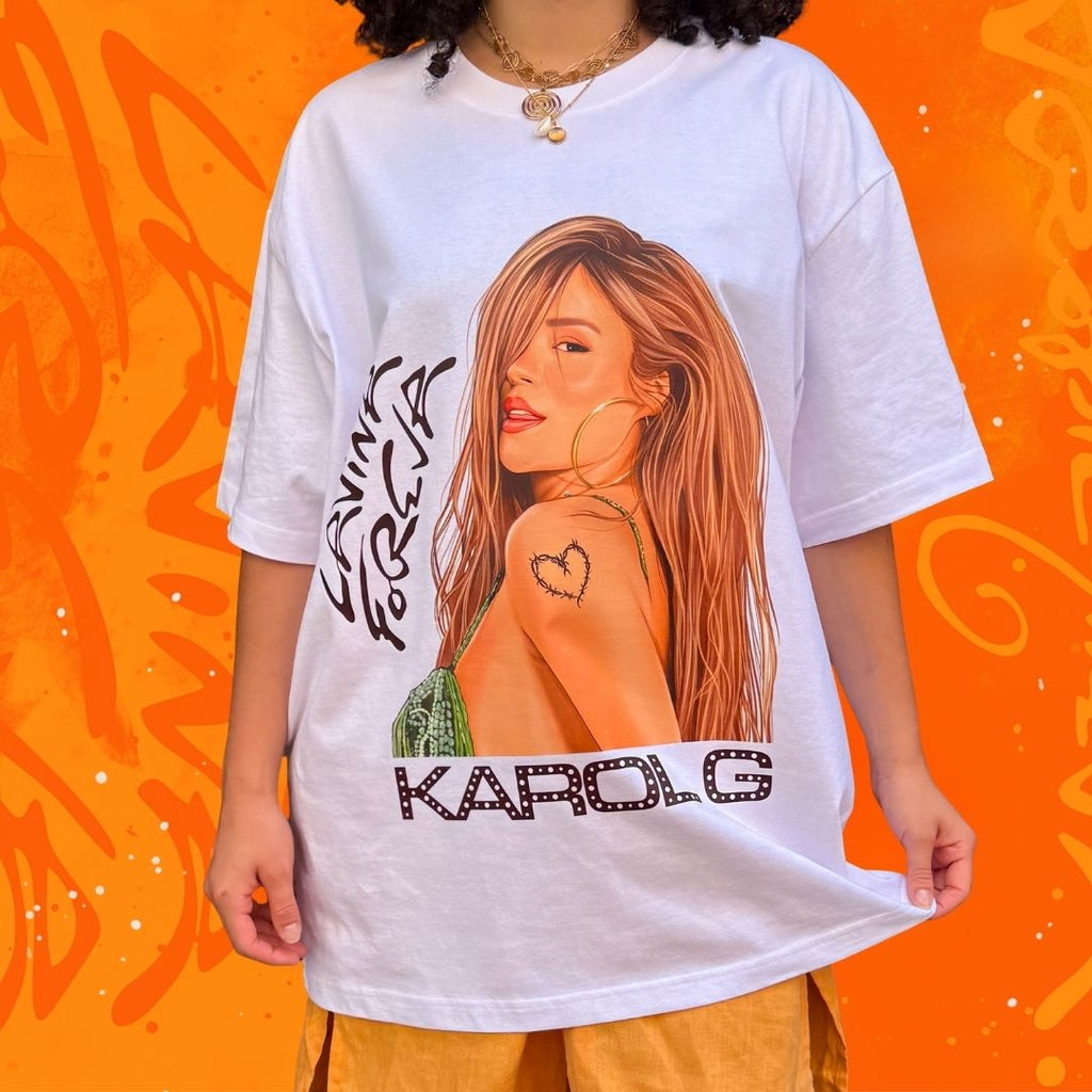 Camiseta Oversize Karol G Nueva Era