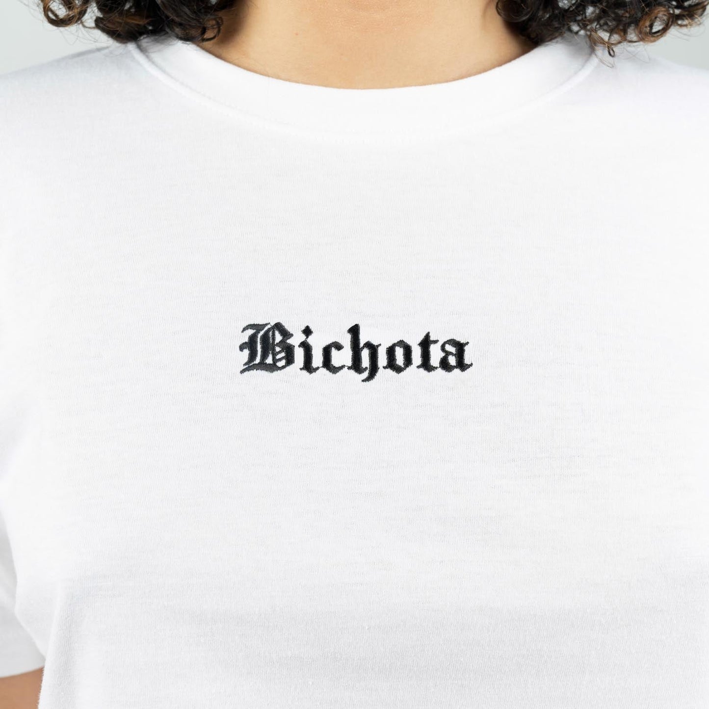 Camiseta Bordado Bichota - Reguecool